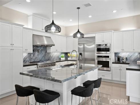 131  Spiral  , Irvine, CA