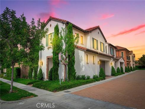 115  Della  , Irvine, CA