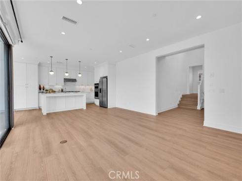 115  Della  , Irvine, CA