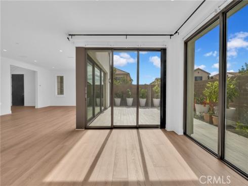 115  Della  , Irvine, CA