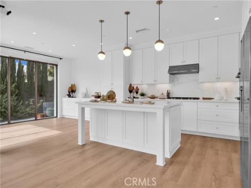 115  Della  , Irvine, CA