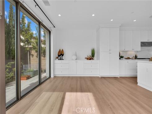 115  Della  , Irvine, CA