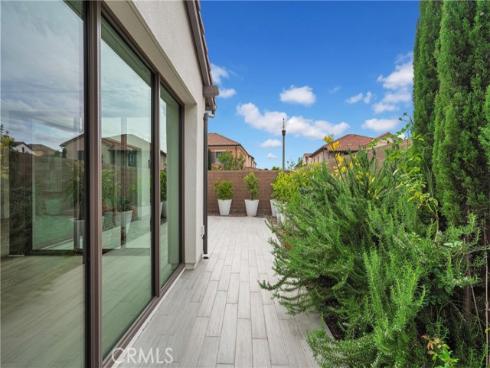 115  Della  , Irvine, CA