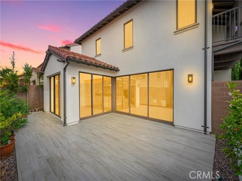 115  Della  , Irvine, CA