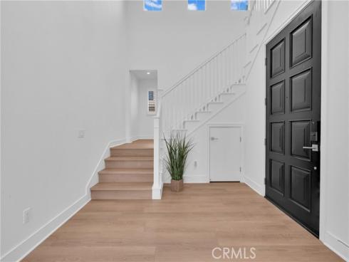 115  Della  , Irvine, CA