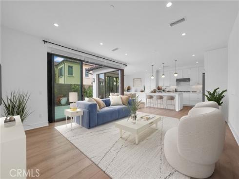 115  Della  , Irvine, CA