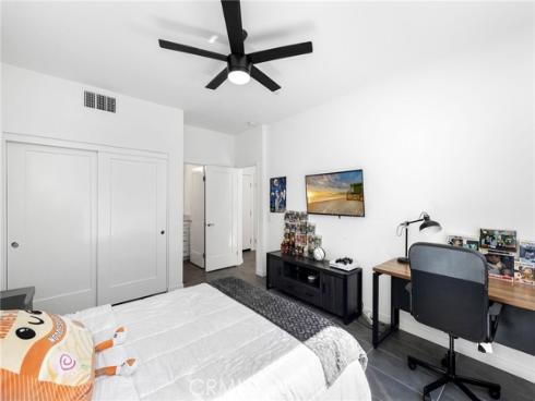 162  Placemark  , Irvine, CA