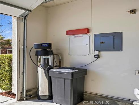 219  Compass  , Irvine, CA