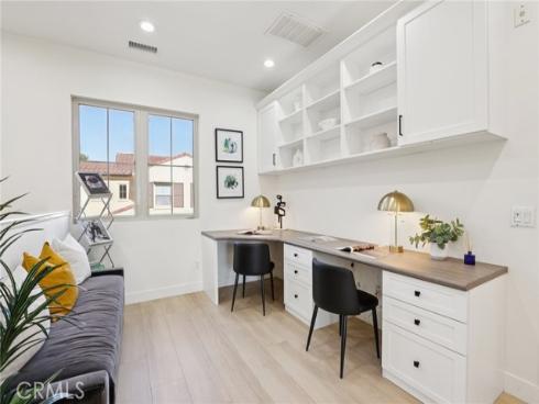 24  Maycrest  , Irvine, CA