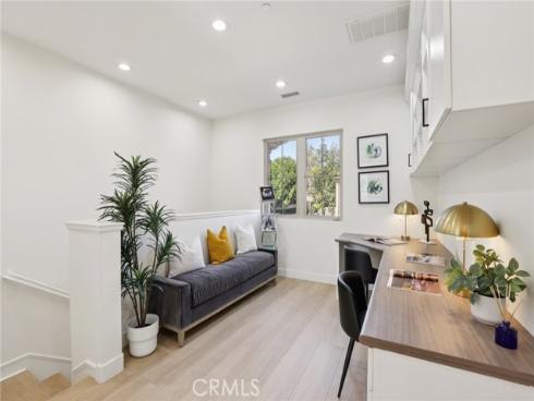 24  Maycrest  , Irvine, CA