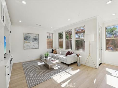 24  Maycrest  , Irvine, CA