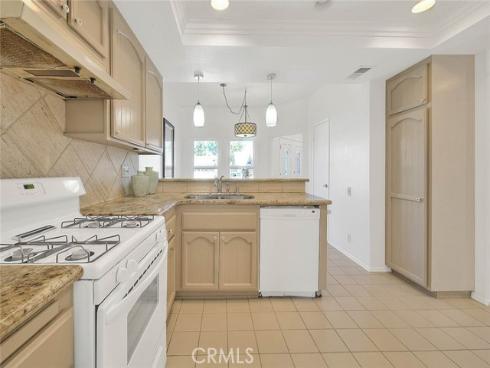 4  Carson  , Irvine, CA