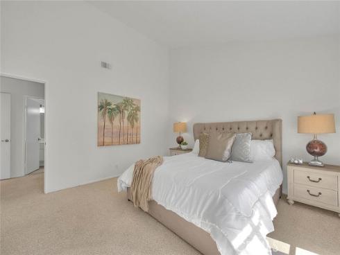 4  Carson  , Irvine, CA