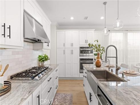 109  Bumblebee  , Irvine, CA