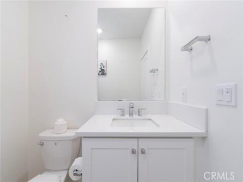 275  Lynx  , Irvine, CA