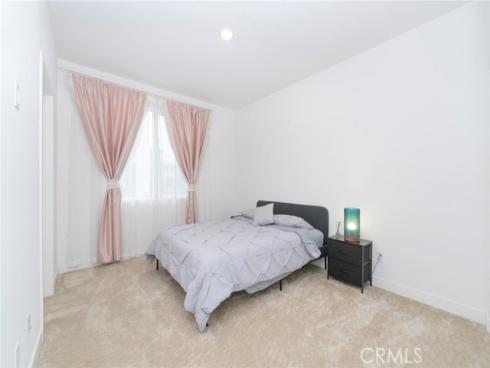 275  Lynx  , Irvine, CA