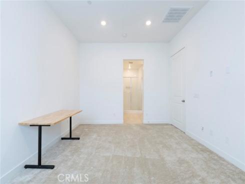 275  Lynx  , Irvine, CA