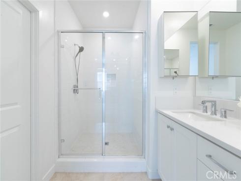 275  Lynx  , Irvine, CA