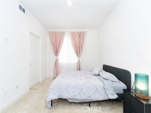 275  Lynx  , Irvine, CA