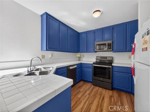 10  Pinewood  , Irvine, CA