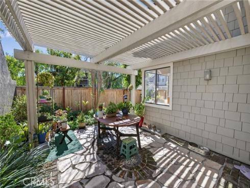 10  Pinewood  , Irvine, CA