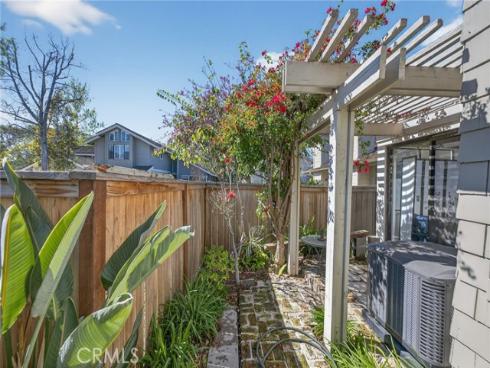 10  Pinewood  , Irvine, CA