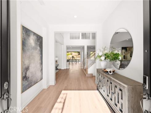 221  Clear Fls  , Irvine, CA