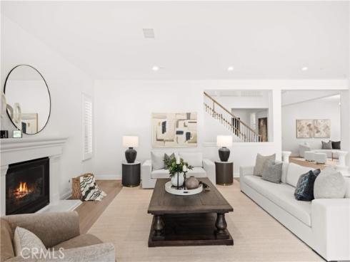 221  Clear Fls  , Irvine, CA