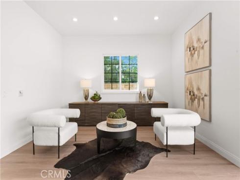 221  Clear Fls  , Irvine, CA