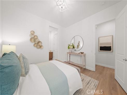 221  Clear Fls  , Irvine, CA