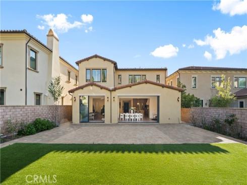 221  Clear Fls  , Irvine, CA