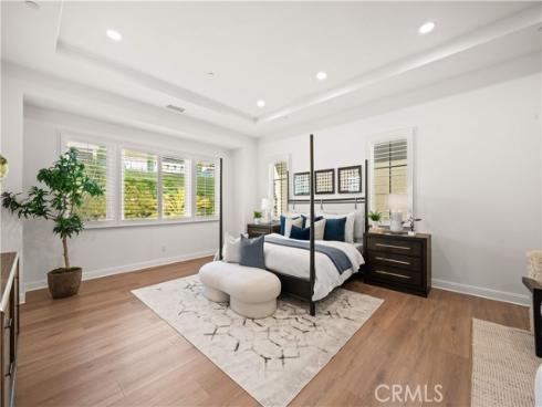 221  Clear Fls  , Irvine, CA