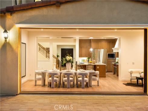 221  Clear Fls  , Irvine, CA