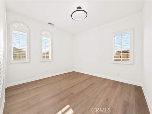 221  Clear Fls  , Irvine, CA