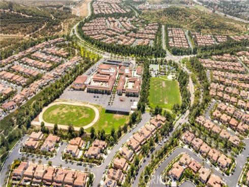 221  Clear Fls  , Irvine, CA