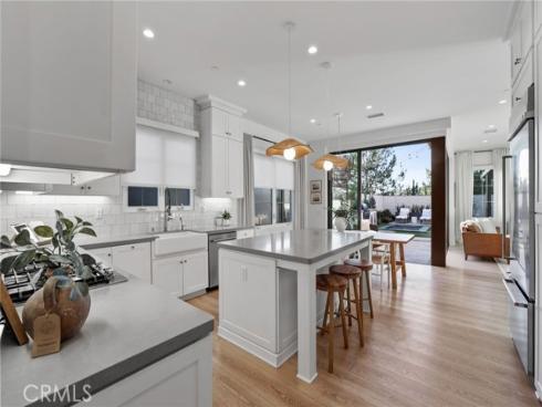 103  Vigna  , Irvine, CA