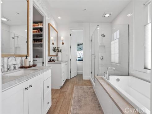 103  Vigna  , Irvine, CA