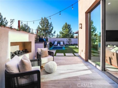 103  Vigna  , Irvine, CA