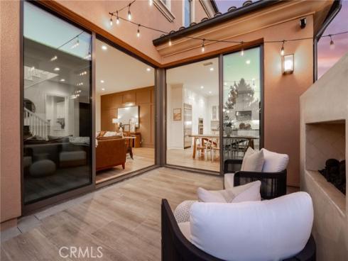 103  Vigna  , Irvine, CA