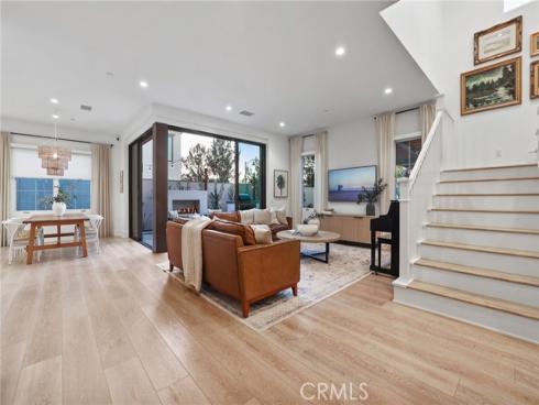 103  Vigna  , Irvine, CA