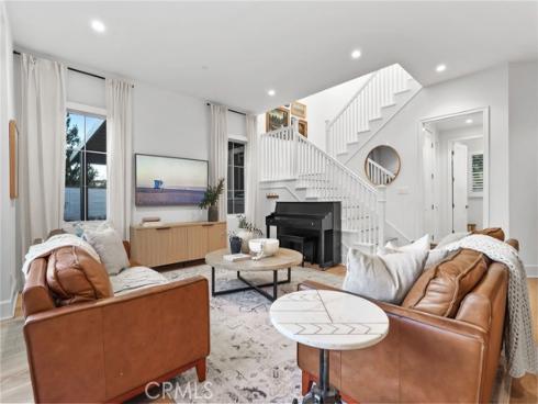 103  Vigna  , Irvine, CA