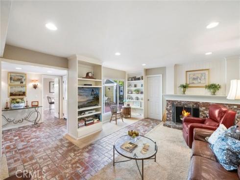 23  Rainbow Falls  , Irvine, CA