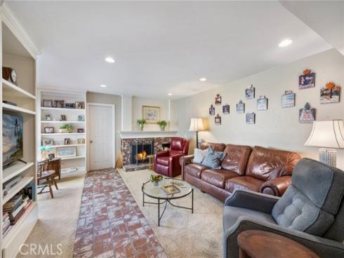 23  Rainbow Falls  , Irvine, CA