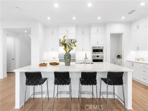 118  Sunnybank  , Irvine, CA