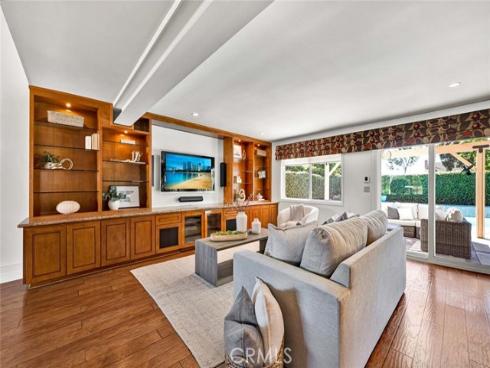 25  Bennington  , Irvine, CA