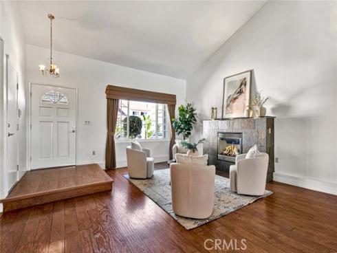 25  Bennington  , Irvine, CA