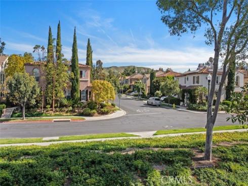 195  Lockford  , Irvine, CA