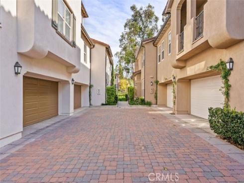 195  Lockford  , Irvine, CA