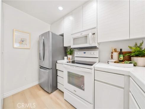 2233  Martin  204 , Irvine, CA