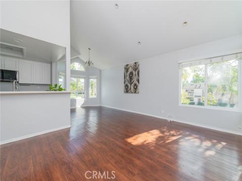 83 Huntington 278 , Irvine, CA